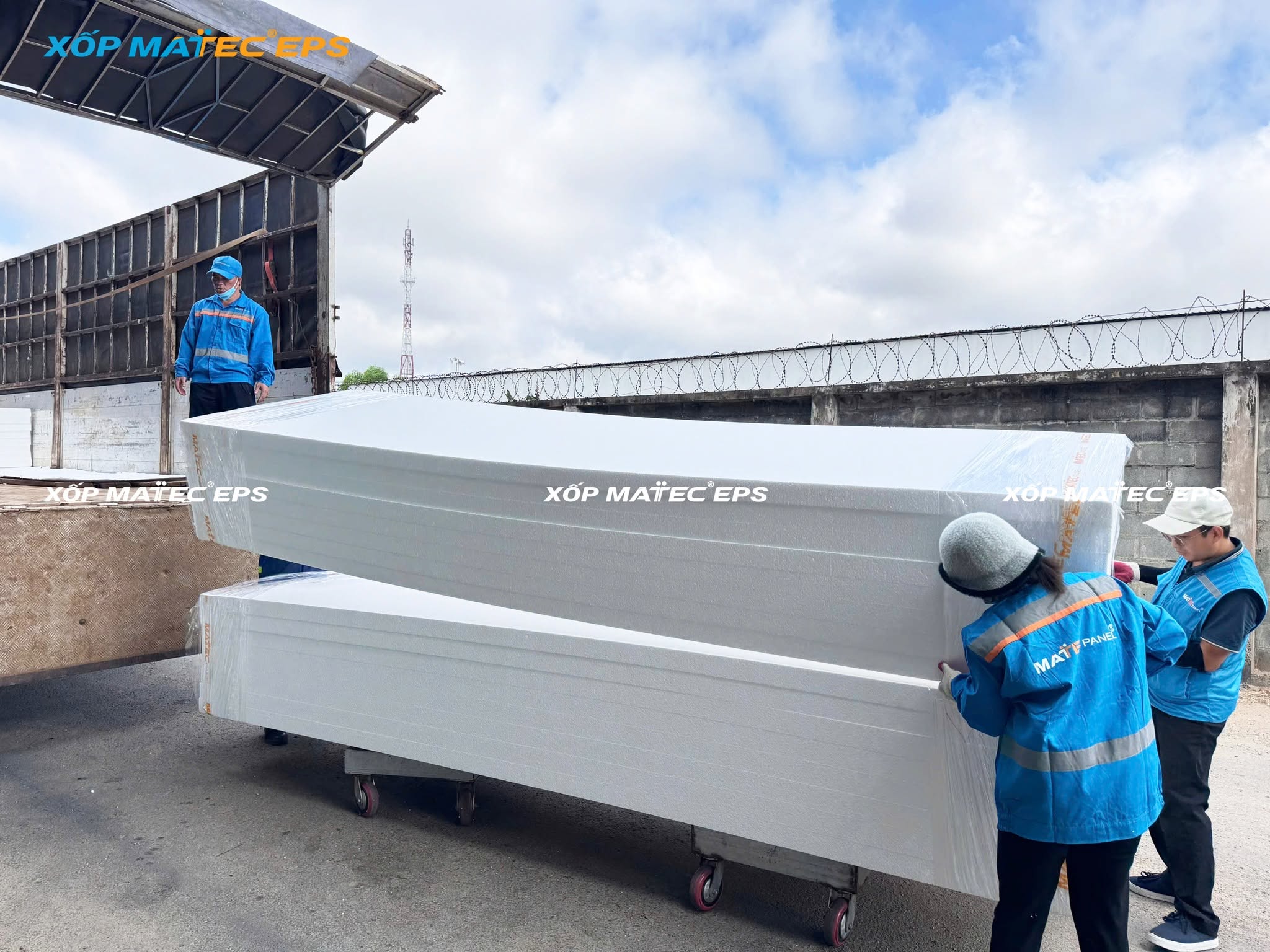 Tấm xốp chống thấm là gì? Ứng dụng và cách sử dụng hiệu quả
