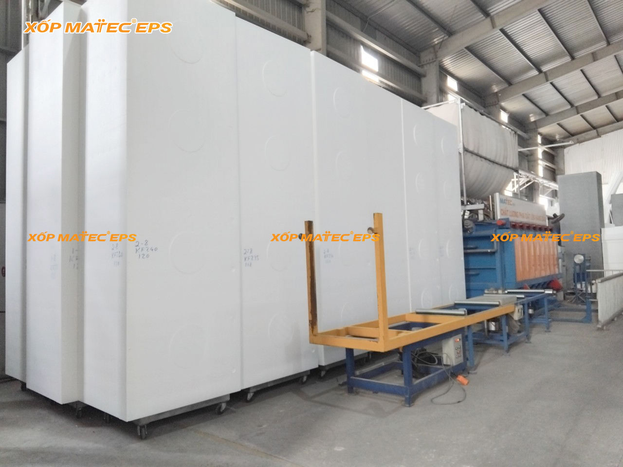 Xốp khối – Ứng dụng rộng rãi trong xây dựng và nghệ thuật hiện nay